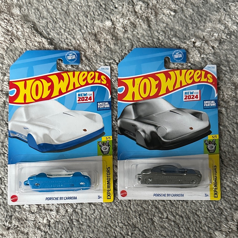 Hot Wheels Porsche 911 Carrera Set - Blue and Gray